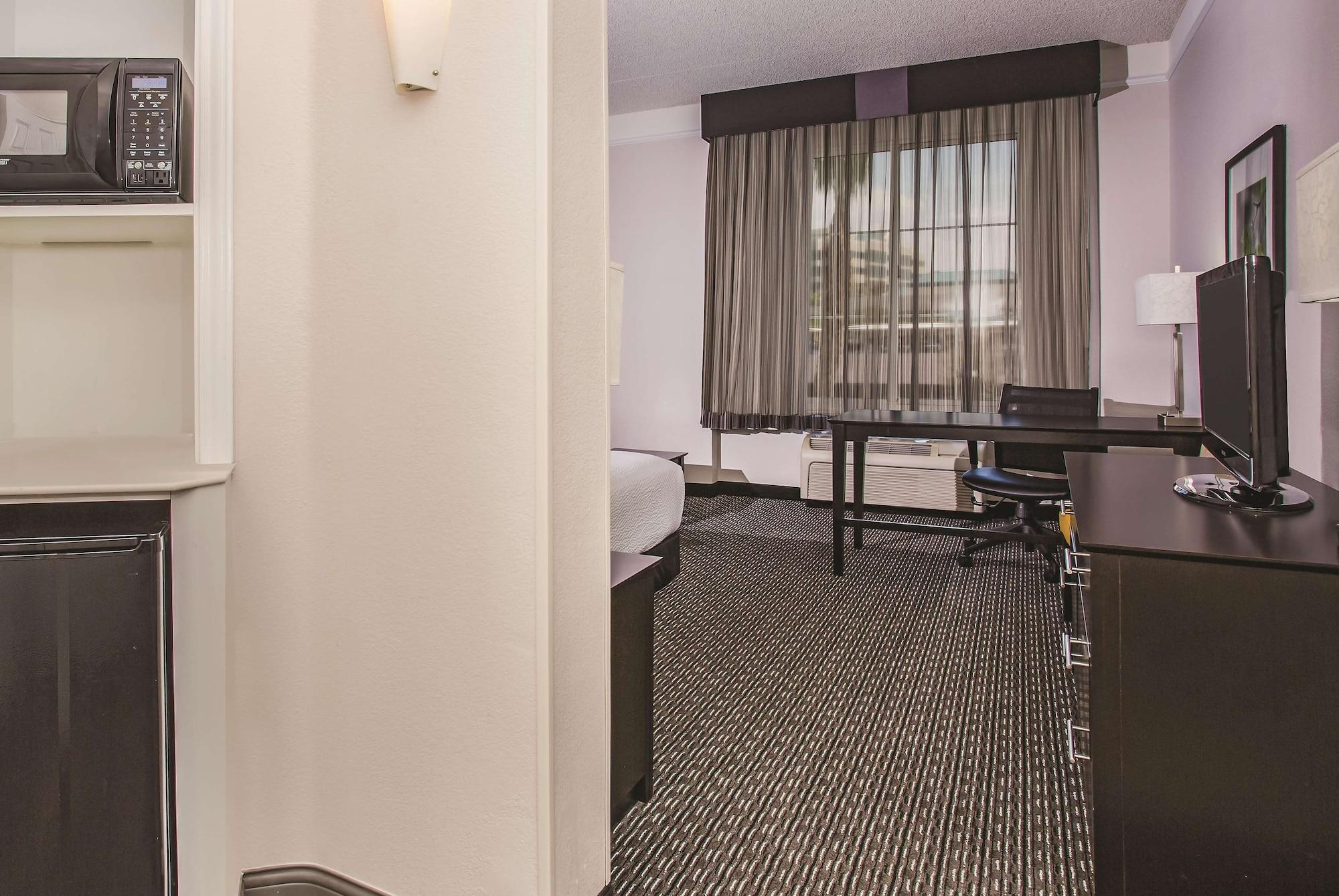 La Quinta By Wyndham Las Vegas Summerlin Tech Extérieur photo